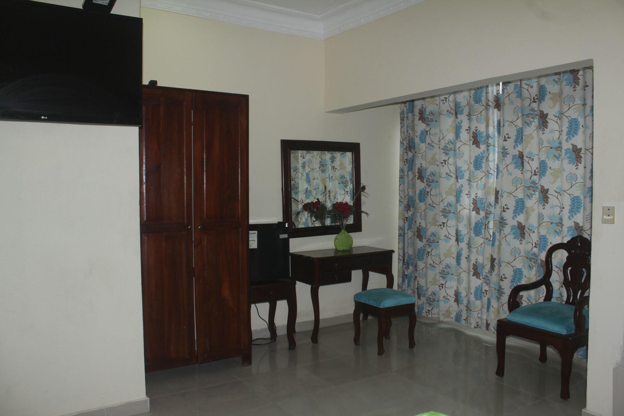 Hotel Luis V Santo Domingo Bagian luar foto