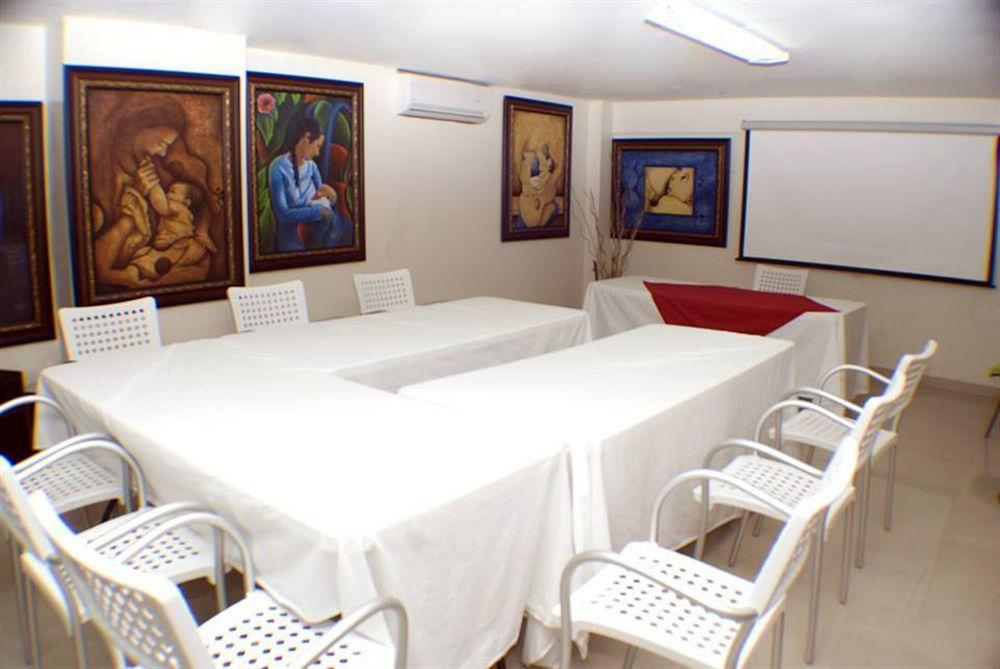Hotel Luis V Santo Domingo Bagian luar foto