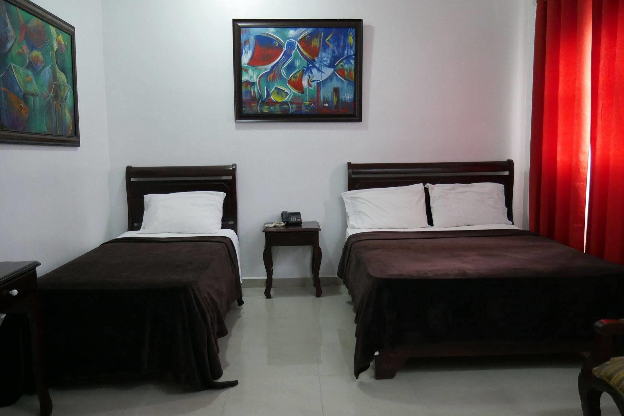 Hotel Luis V Santo Domingo Bagian luar foto